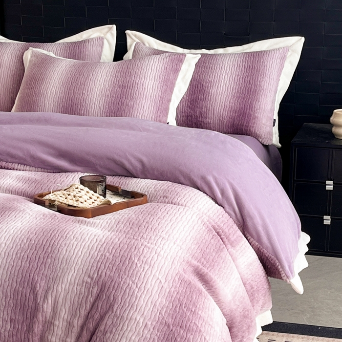 91家纺网 家纺一手货源 找家纺 羽梦 2025秋冬新品260克加厚全消光貂狐绒工艺款超保暖四件套 九尾狐-紫色