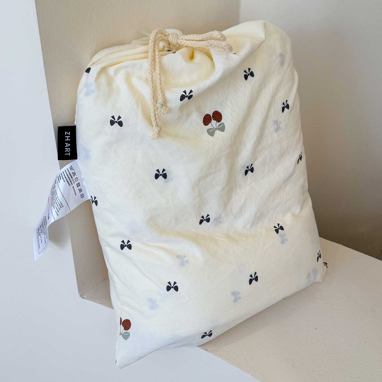 91家纺网 家纺一手货源 找家纺 竹合家纺 2025新款爆款韩国小布袋古法水洗云感四件套 樱桃蝴蝶结