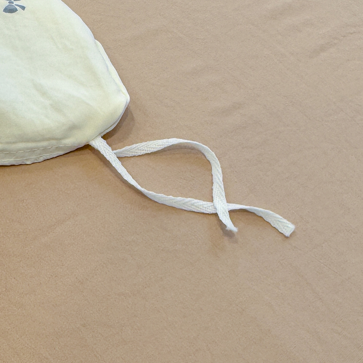 91家纺网 家纺一手货源 找家纺 竹合家纺 2025新款爆款韩国小布袋古法水洗云感四件套 樱桃蝴蝶结