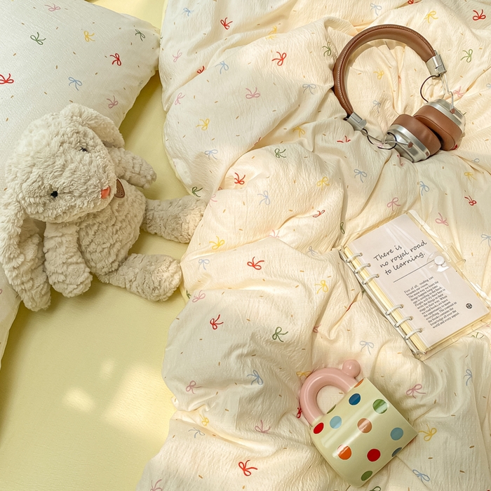 91家纺网 家纺一手货源 找家纺 朵朵家纺 2025新款云感提花双层纱印花四件套 奶油蝴蝶结