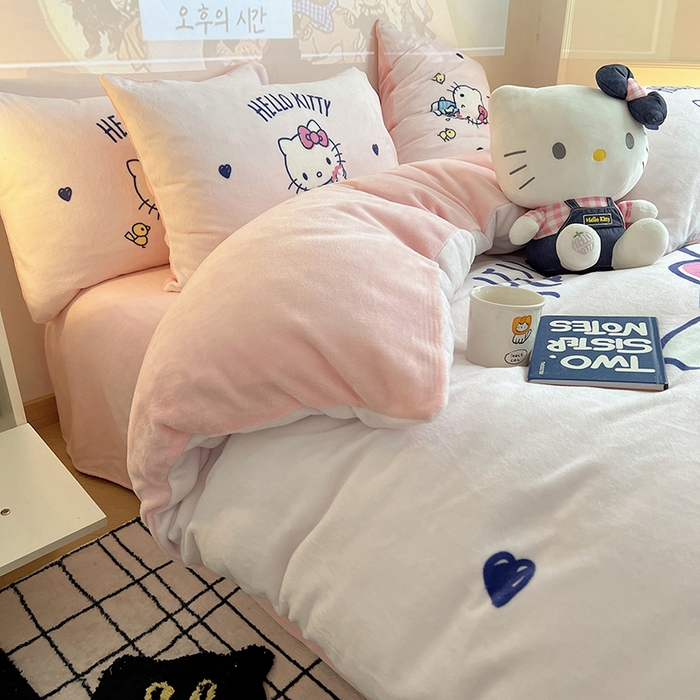 91家纺网 家纺一手货源 找家纺 （总）三朵家纺 2025新款数码大版牛奶绒印花三丽鸥系列四件套