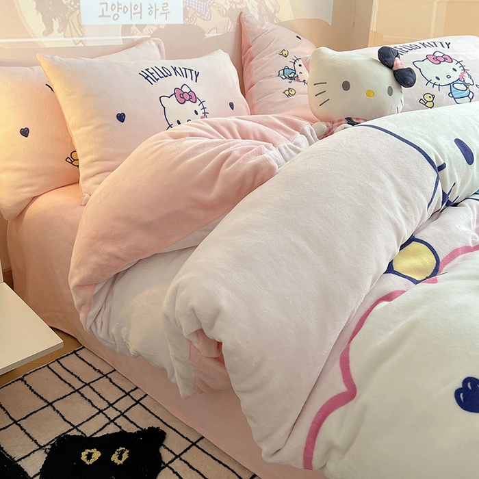 91家纺网 家纺一手货源 找家纺 （总）三朵家纺 2025新款数码大版牛奶绒印花三丽鸥系列四件套