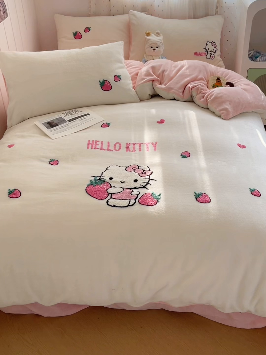 91家纺网 家纺一手货源 找家纺 （总）三朵家纺 2025新款绣花牛奶绒三丽鸥系列四件套