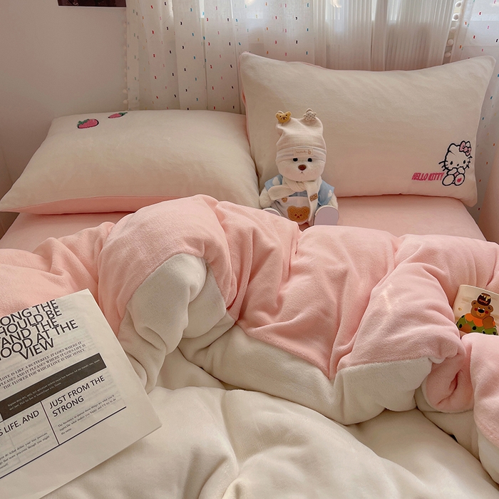 91家纺网 家纺一手货源 找家纺 （总）三朵家纺 2025新款绣花牛奶绒三丽鸥系列四件套