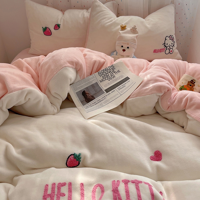 91家纺网 家纺一手货源 找家纺 （总）三朵家纺 2025新款绣花牛奶绒三丽鸥系列四件套