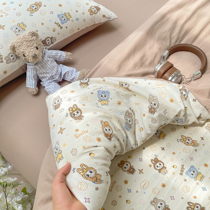 91家纺网 家纺一手货源 找家纺 朵朵家纺 2025新款云感提花双层纱印花四件套 布布星球