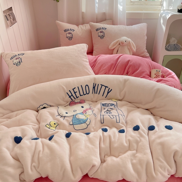 91家纺网 家纺一手货源 找家纺 （总）三朵家纺 2025新款绣花牛奶绒三丽鸥系列四件套