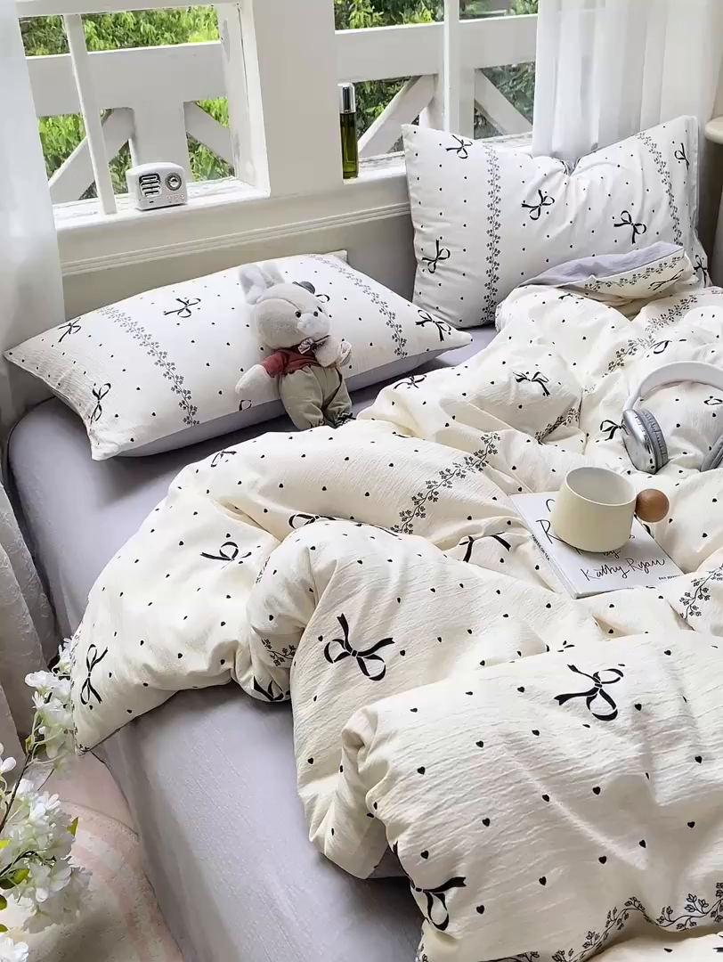 91家纺网 家纺一手货源 找家纺 朵朵家纺 2025新款云感提花双层纱印花四件套 法式蝴蝶结