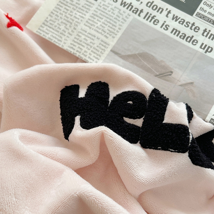 91家纺网 家纺一手货源 找家纺 三朵家纺 2025新款绣花牛奶绒三丽鸥系列四件套 梦幻旅行