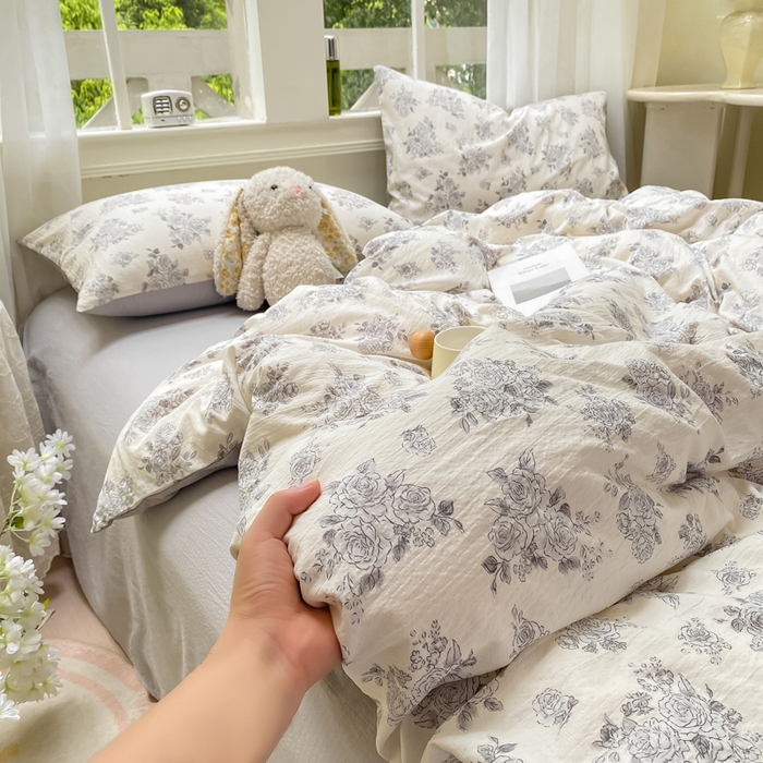 91家纺网 家纺一手货源 找家纺 朵朵家纺 2025新款云感提花双层纱印花四件套 浮生如梦