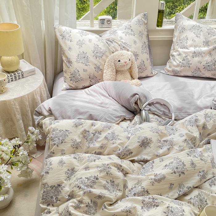 91家纺网 家纺一手货源 找家纺 朵朵家纺 2025新款云感提花双层纱印花四件套 浮生如梦