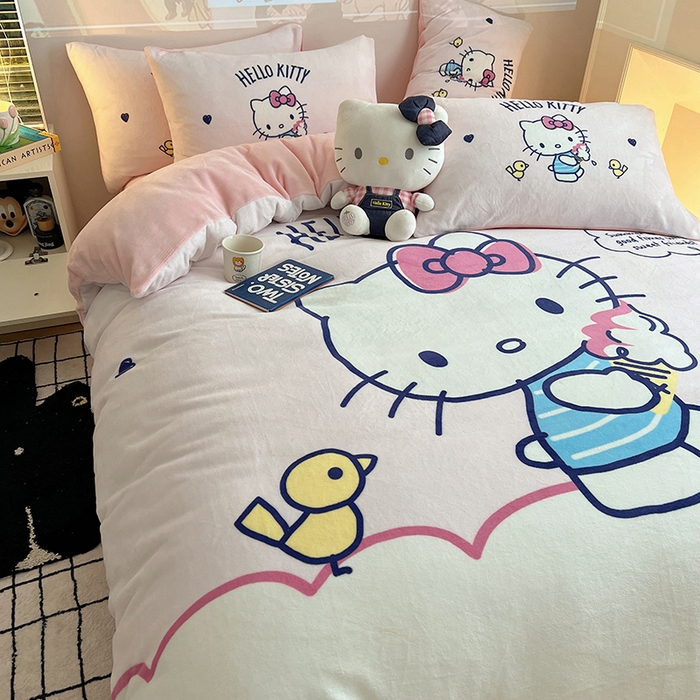 91家纺网 家纺一手货源 找家纺 三朵家纺 2025新款数码大版牛奶绒印花三丽鸥系列四件套 冰激凌KT