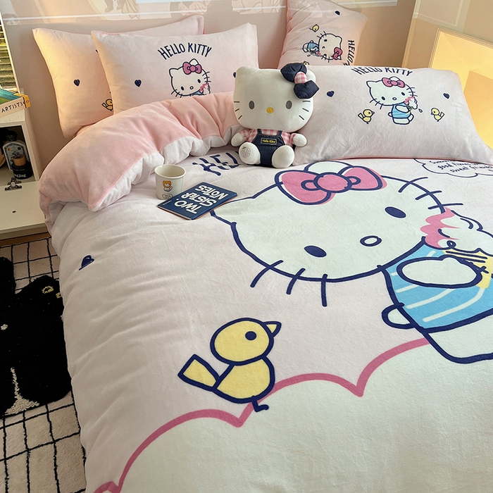 91家纺网 家纺一手货源 找家纺 三朵家纺 2025新款数码大版牛奶绒印花三丽鸥系列四件套 冰激凌KT