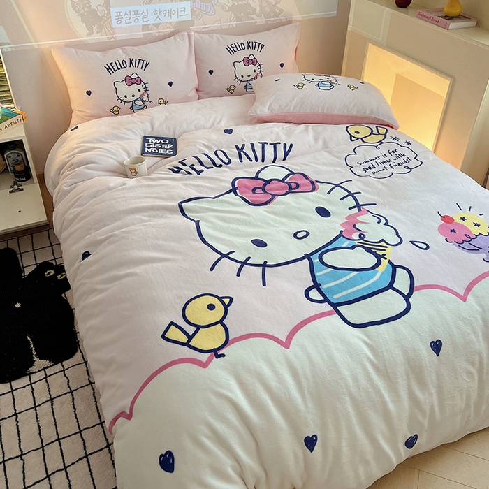 91家纺网 家纺一手货源 找家纺 三朵家纺 2025新款数码大版牛奶绒印花三丽鸥系列四件套 冰激凌KT