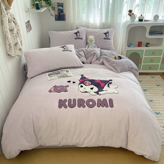 91家纺网 家纺一手货源 找家纺 三朵家纺 2025新款绣花牛奶绒三丽鸥系列四件套 淘气宝贝