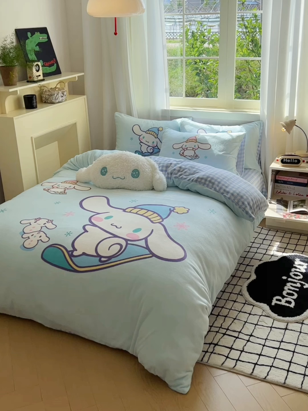 91家纺网 家纺一手货源 找家纺 三朵家纺 2025新款数码大版牛奶绒印花三丽鸥系列四件套 滑板玉桂狗