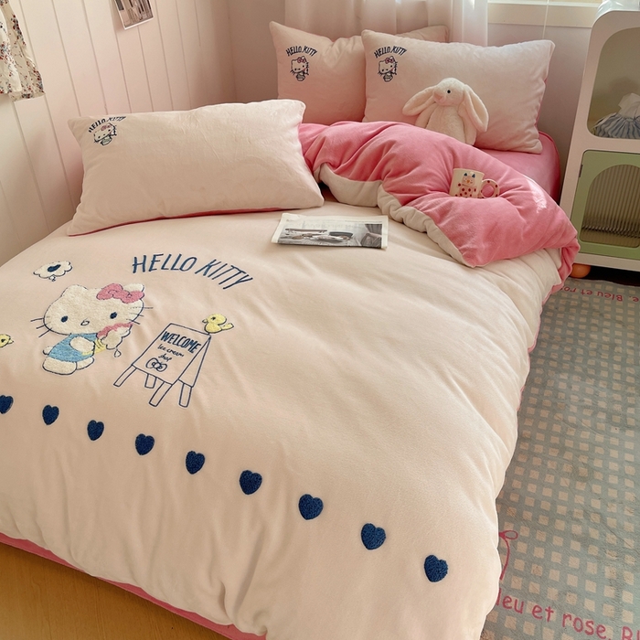 91家纺网 家纺一手货源 找家纺 三朵家纺 2025新款绣花牛奶绒三丽鸥系列四件套 香香公主KT