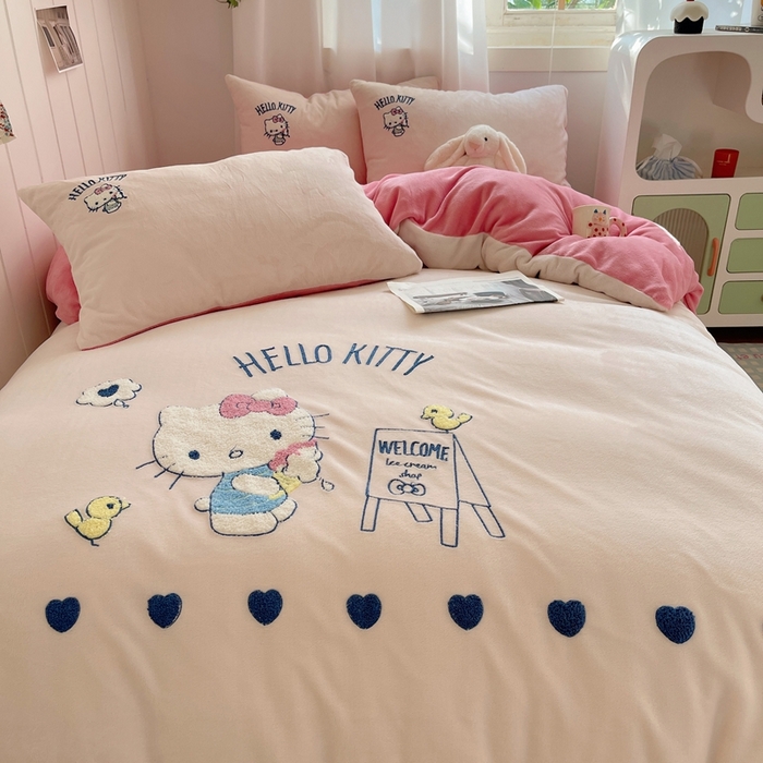 91家纺网 家纺一手货源 找家纺 三朵家纺 2025新款绣花牛奶绒三丽鸥系列四件套 香香公主KT