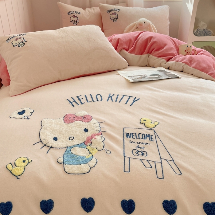 91家纺网 家纺一手货源 找家纺 三朵家纺 2025新款绣花牛奶绒三丽鸥系列四件套 香香公主KT