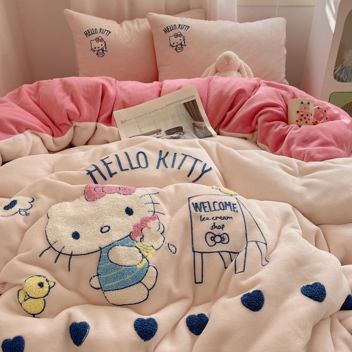 91家纺网 家纺一手货源 找家纺 三朵家纺 2025新款绣花牛奶绒三丽鸥系列四件套 香香公主KT