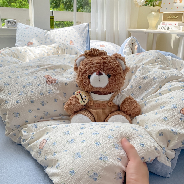 91家纺网 家纺一手货源 找家纺 朵朵家纺 2025新款云感提花双层纱印花四件套 花町小能蓝