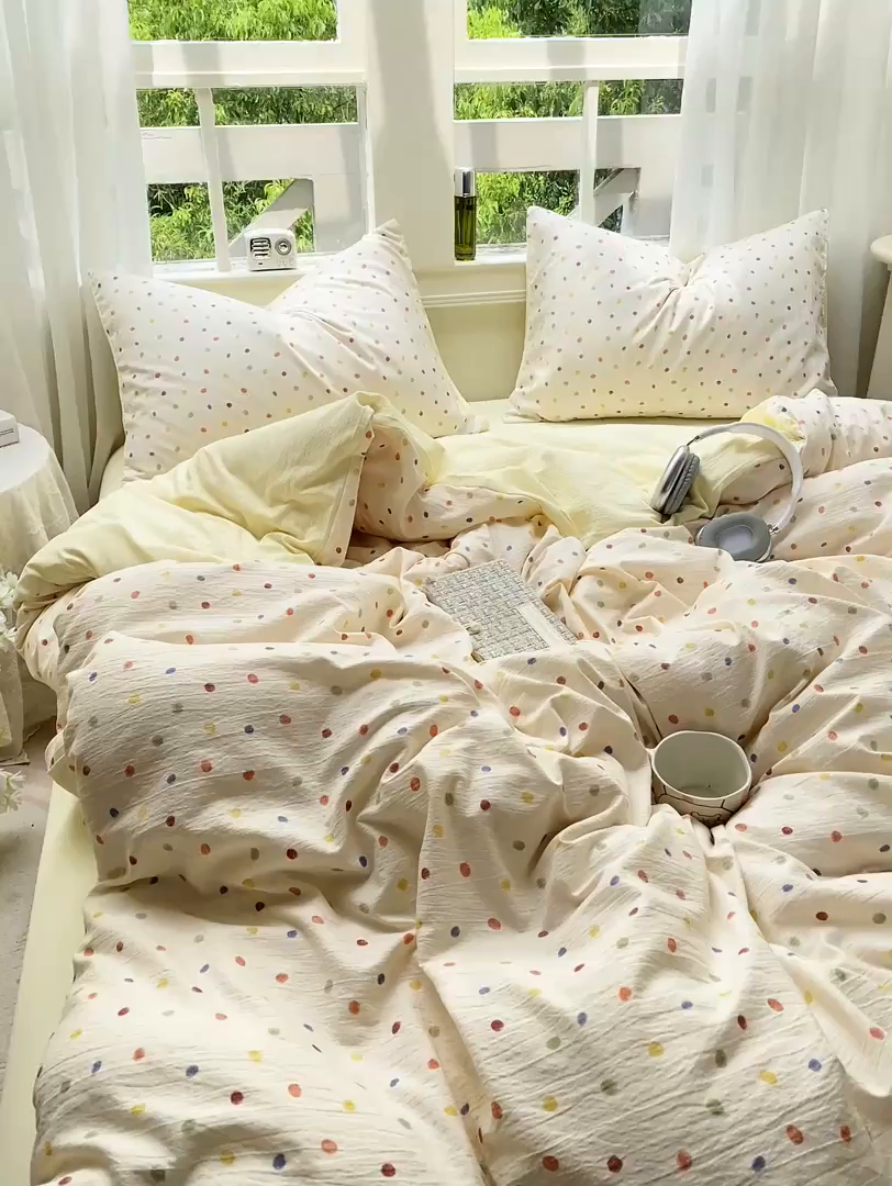 91家纺网 家纺一手货源 找家纺 朵朵家纺 2025新款云感提花双层纱印花四件套 幻彩波点