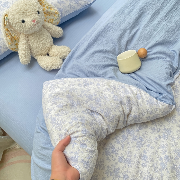 91家纺网 家纺一手货源 找家纺 朵朵家纺 2025新款云感提花双层纱印花四件套 蓝色花园