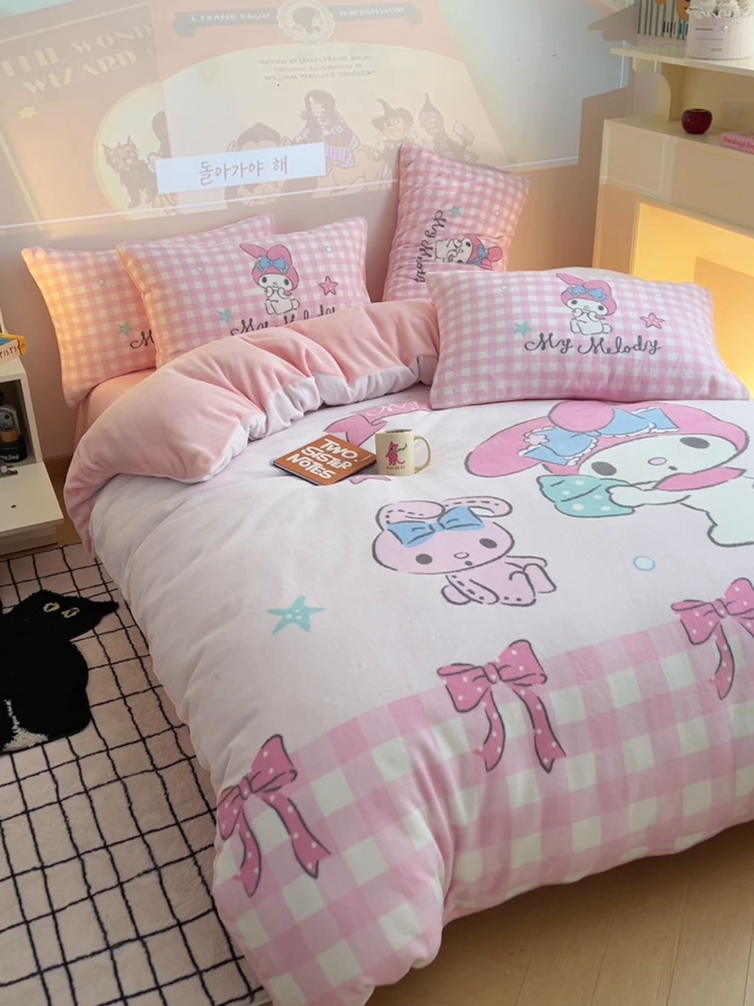 91家纺网 家纺一手货源 找家纺 三朵家纺 2025新款数码大版牛奶绒印花三丽鸥系列四件套 少女美乐蒂