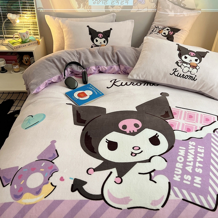 91家纺网 家纺一手货源 找家纺 三朵家纺 2025新款数码大版牛奶绒印花三丽鸥系列四件套 天使库洛米