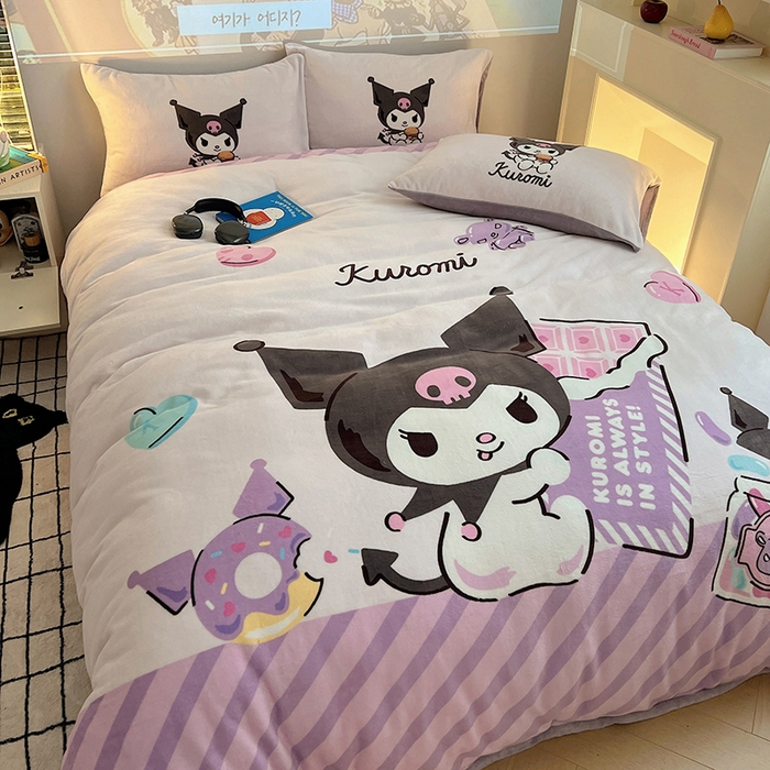 91家纺网 家纺一手货源 找家纺 三朵家纺 2025新款数码大版牛奶绒印花三丽鸥系列四件套 天使库洛米