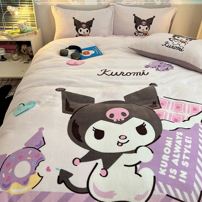 91家纺网 家纺一手货源 找家纺 三朵家纺 2025新款数码大版牛奶绒印花三丽鸥系列四件套 天使库洛米