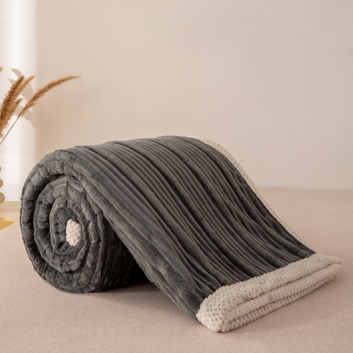 91家纺网 家纺一手货源 找家纺 爱彼家纺 2025秋冬新款兔毛绒子母条毛毯毯子 子母条-静澜灰墨