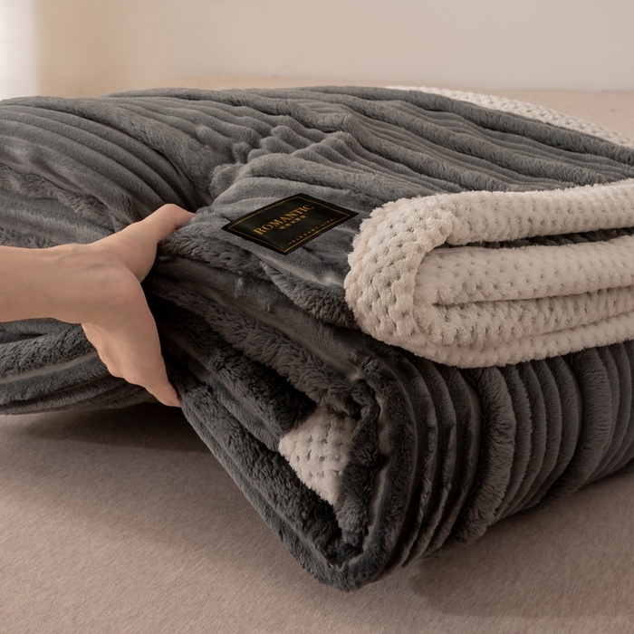 91家纺网 家纺一手货源 找家纺 爱彼家纺 2025秋冬新款兔毛绒子母条毛毯毯子 子母条-静澜灰墨