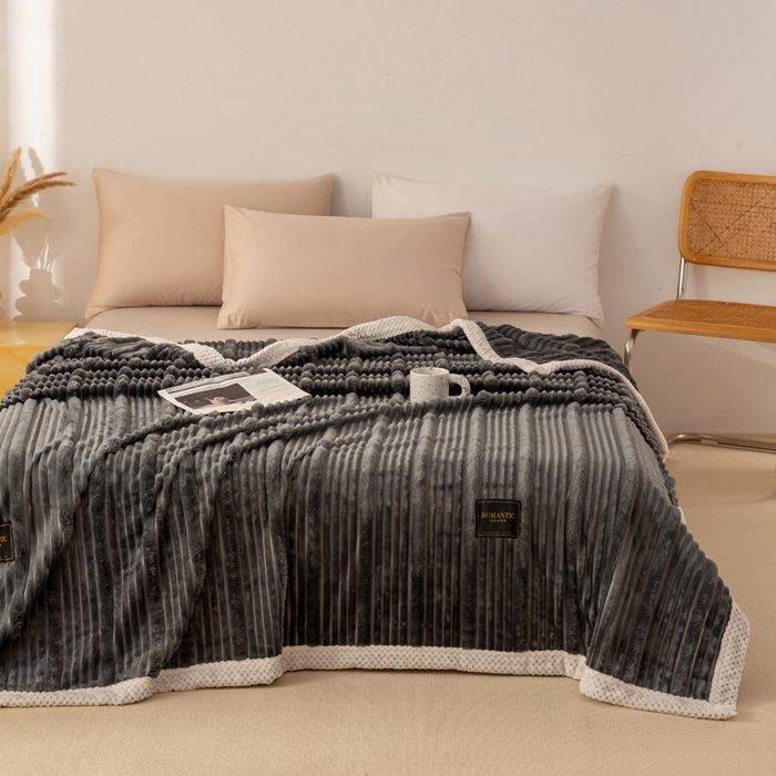 91家纺网 家纺一手货源 找家纺 爱彼家纺 2025秋冬新款兔毛绒子母条毛毯毯子 子母条-静澜灰墨