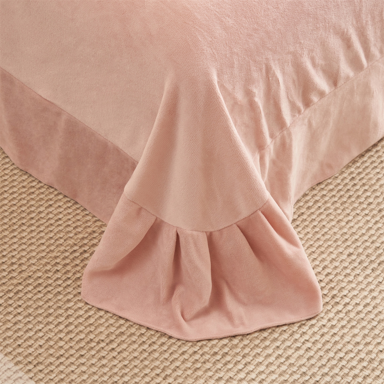 91家纺网 家纺一手货源 找家纺 恒爱家纺 2025新款雪貂绒提花简约四件套 酒红色