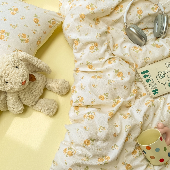 91家纺网 家纺一手货源 找家纺 朵朵家纺 2025新款云感提花双层纱印花四件套 山花烂漫