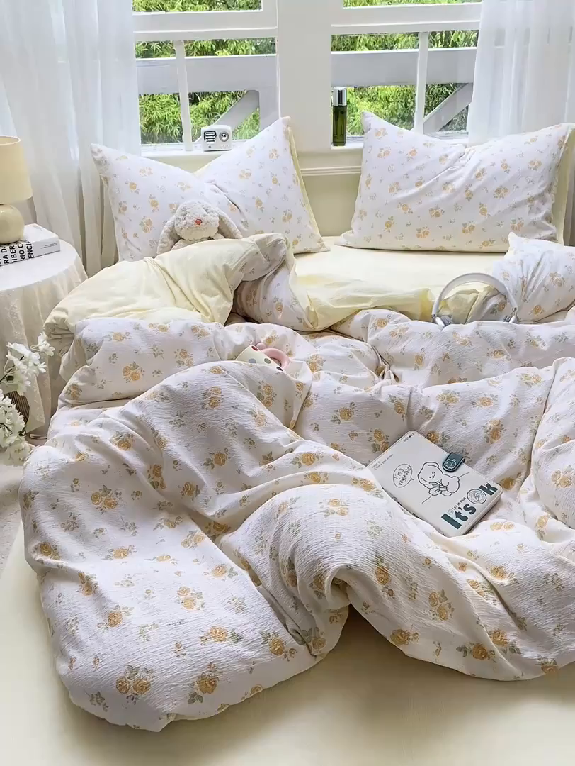 91家纺网 家纺一手货源 找家纺 朵朵家纺 2025新款云感提花双层纱印花四件套 山花烂漫