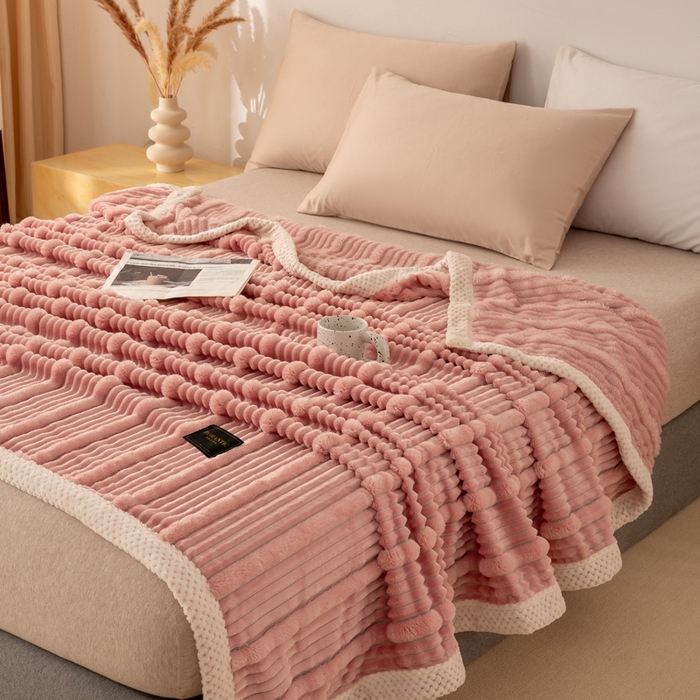 91家纺网 家纺一手货源 找家纺 爱彼家纺 2025秋冬新款兔毛绒子母条毛毯毯子 子母条-柔梦粉韵