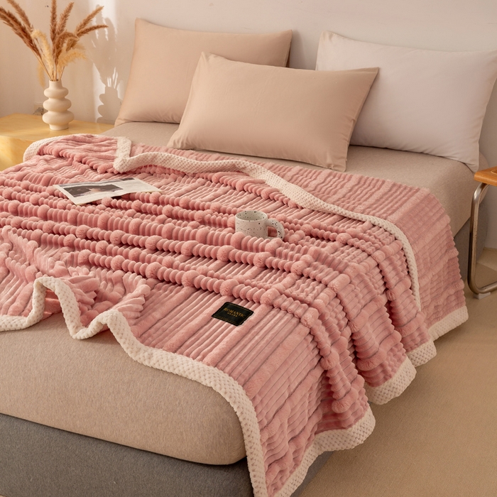 91家纺网 家纺一手货源 找家纺 爱彼家纺 2025秋冬新款兔毛绒子母条毛毯毯子 子母条-柔梦粉韵