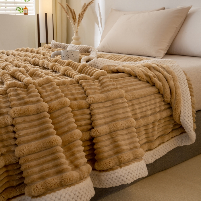 91家纺网 家纺一手货源 找家纺 爱彼家纺 2025秋冬新款兔毛绒子母条毛毯毯子 子母条-柔雅咖晖