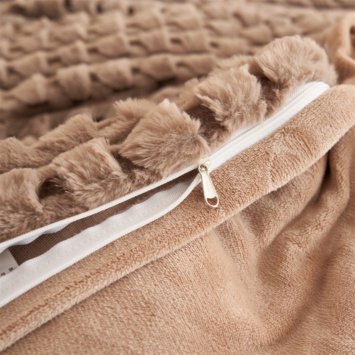 91家纺网 家纺一手货源 找家纺 恒爱家纺 2025新款雪貂绒提花简约四件套 咖啡色