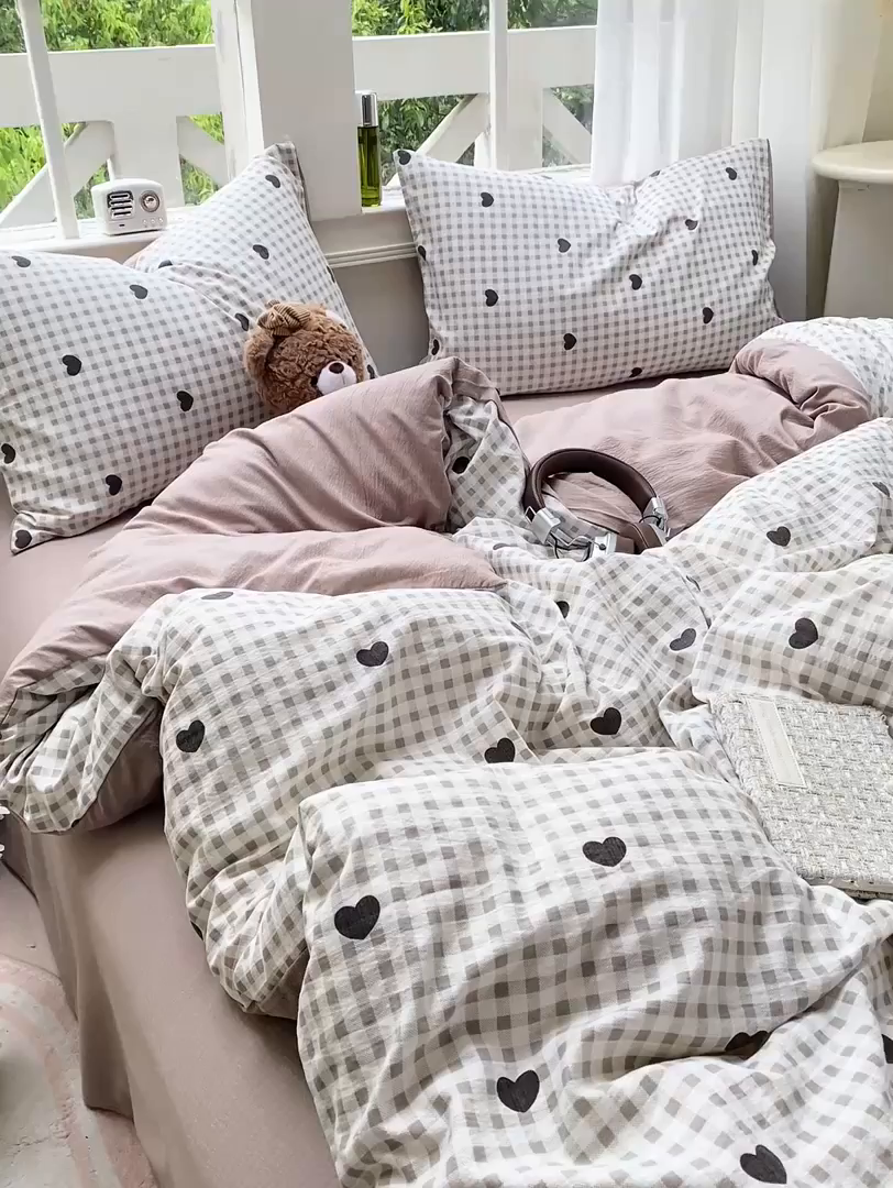 91家纺网 家纺一手货源 找家纺 朵朵家纺 2025新款云感提花双层纱印花四件套 心动