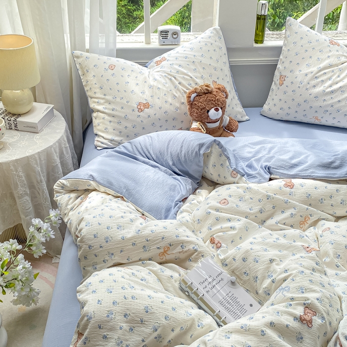 91家纺网 家纺一手货源 找家纺 朵朵家纺 2025新款云感提花双层纱印花单品被套 花町小能蓝