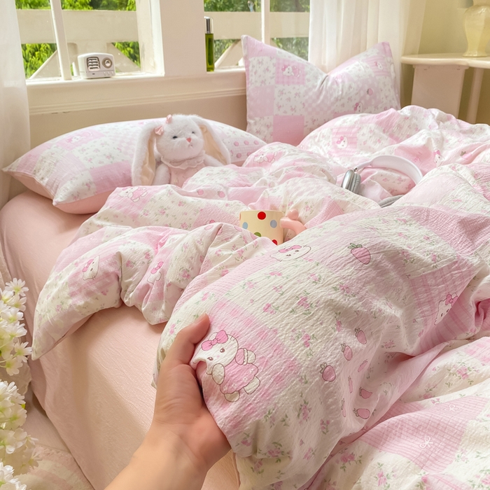 91家纺网 家纺一手货源 找家纺 朵朵家纺 2025新款云感提花双层纱印花四件套 KT花园