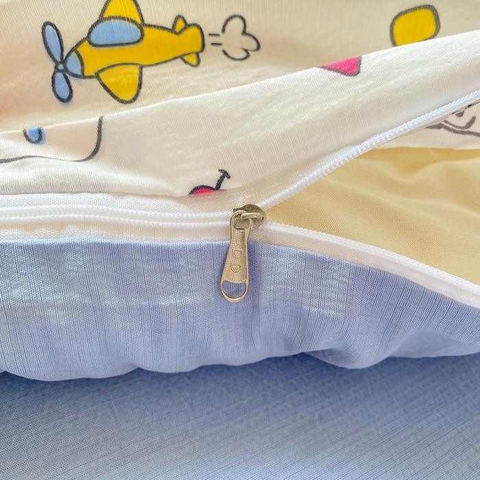 91家纺网 家纺一手货源 找家纺 朵朵家纺 2025新款云感提花双层纱印花单品被套 快乐重年