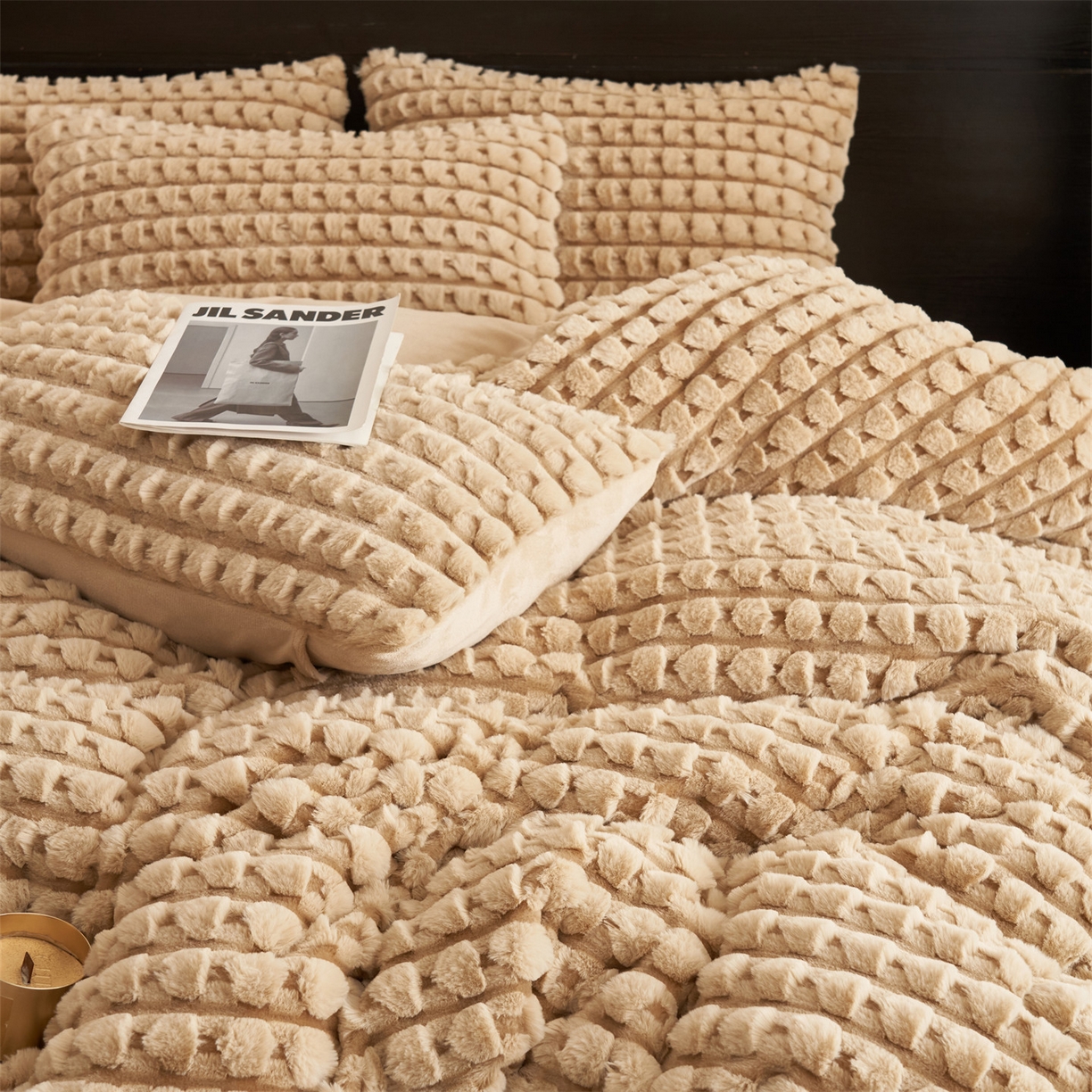 91家纺网 家纺一手货源 找家纺 恒爱家纺 2025新款雪貂绒提花简约四件套 驼色