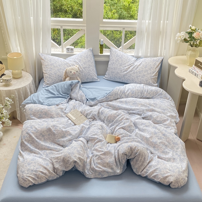 91家纺网 家纺一手货源 找家纺 朵朵家纺 2025新款云感提花双层纱印花单品被套 蓝色花园