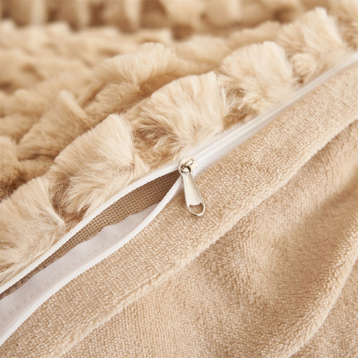 91家纺网 家纺一手货源 找家纺 恒爱家纺 2025新款雪貂绒提花简约四件套 驼色