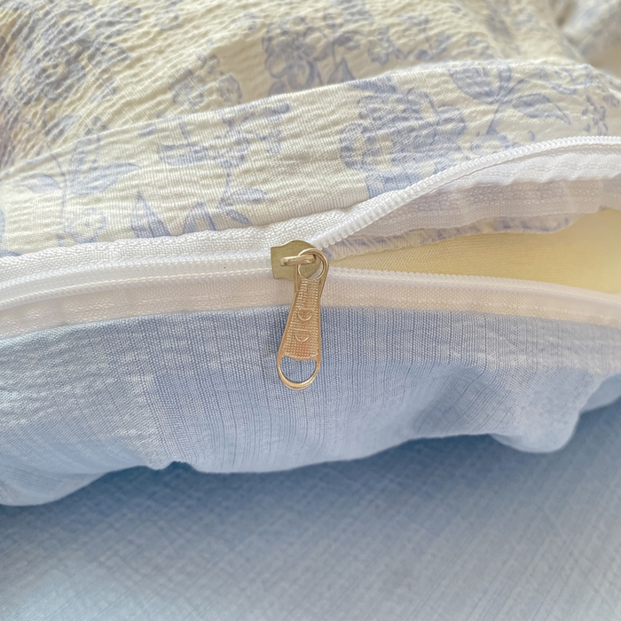 91家纺网 家纺一手货源 找家纺 朵朵家纺 2025新款云感提花双层纱印花单品被套 蓝色花园