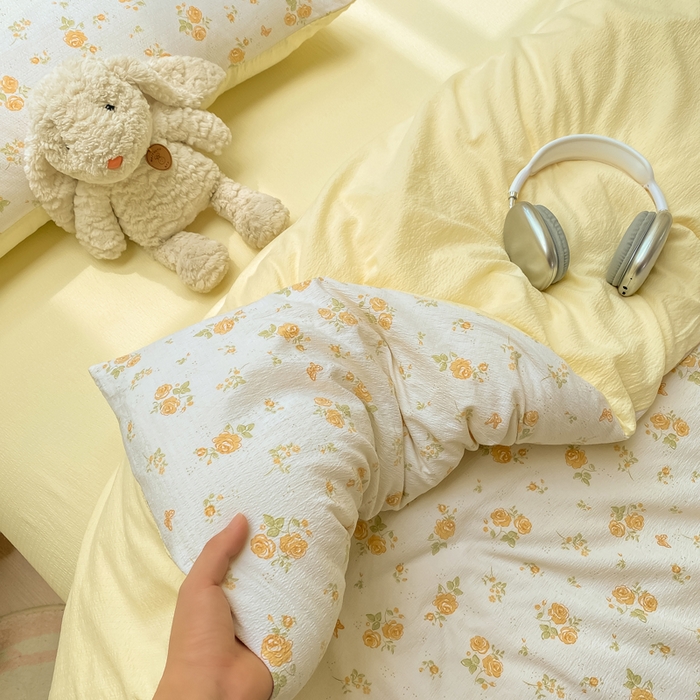 91家纺网 家纺一手货源 找家纺 朵朵家纺 2025新款云感提花双层纱印花单品被套 山花烂漫